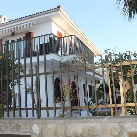 Apartment Noemi Near The *